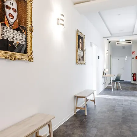 Midtown Guest house *